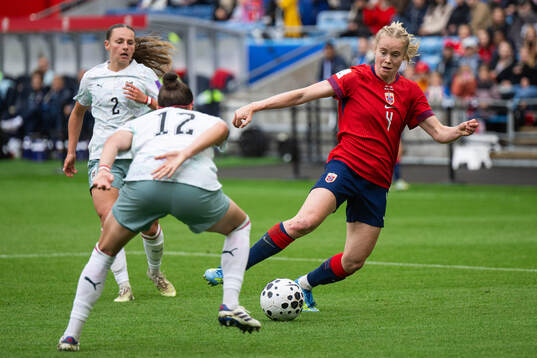 Jennifer Klein of Austria and Julie Blakstad of Norway