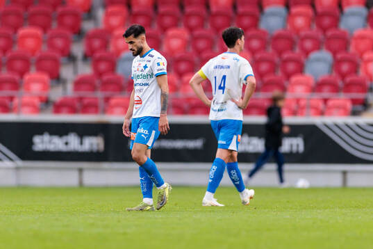IFK Värnamos Noah Shamoun och Marcus Antonsson deppar