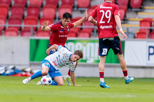 Östers Hannes Bladh Pijaca och IFK Värnamos Carl Johansson