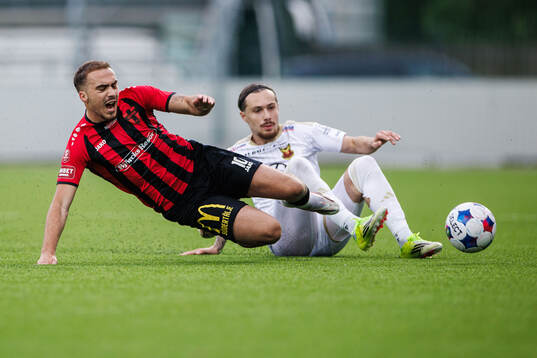 Nordic Uniteds Lorent Mehmeti och Östersunds Hugo Azzi