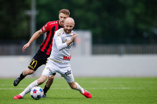 Östersunds Curtis Edwards och Nordic Uniteds Teo Grönborg