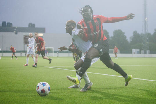 Nordic Uniteds Kalipha Jawla och Östersunds Assiedou