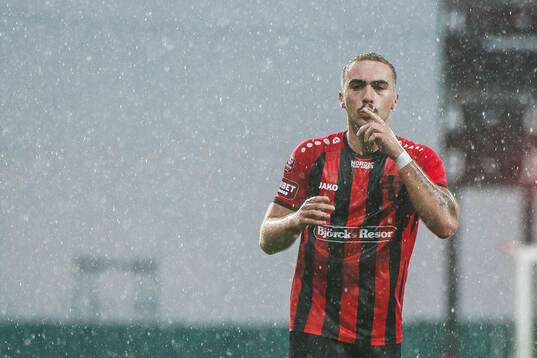 Nordic Uniteds Lorent Mehmeti jublar