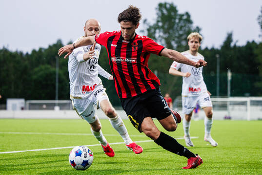 Nordic Uniteds Amar Eminovic och Östersunds Curtis Edwards