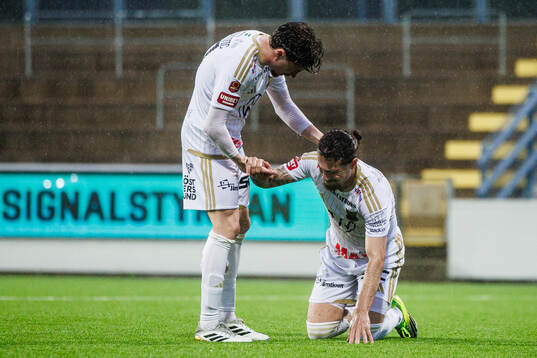 Östersunds Daniel Miljanovic och Hugo Azzi