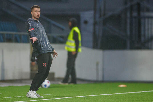 Nordic Uniteds tränare Steven Younan reagerar