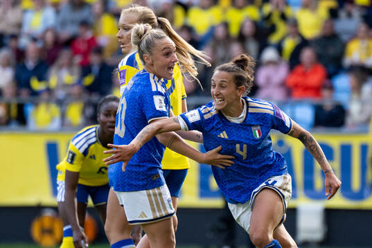 Federica D'Auria of Italy celebrates