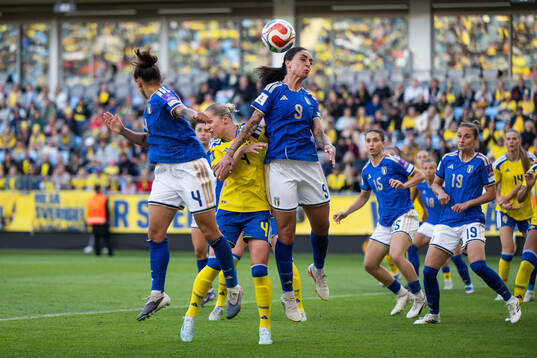 Hanna Lundkvist of Sweden and Martina Piemonte of Italy