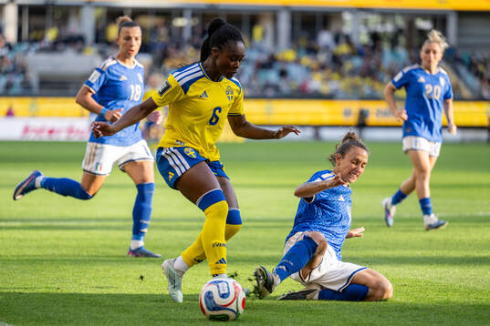 Monica Jusu Bah of Sweden and Federica D'Auria of Italy