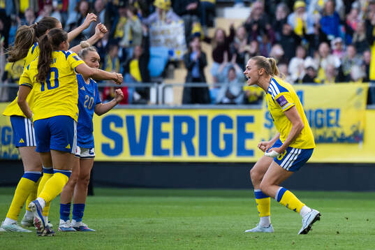Fridolina Rolfö of Sweden celebrates