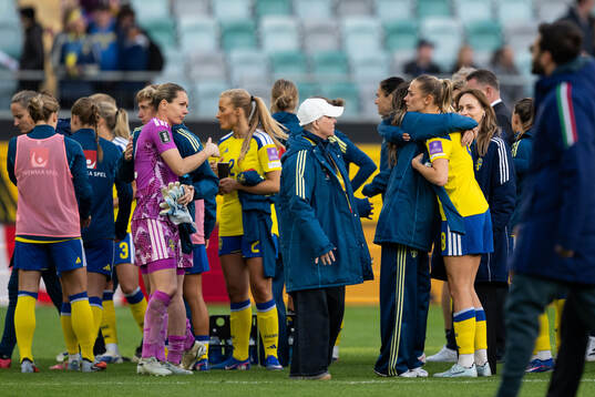 Senior advisor Marika Domanski Lyfors, Kosovare Asllani and