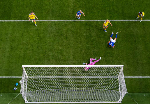 Federica D'Auria of Italy scores 0-1 past Bella Andersson,