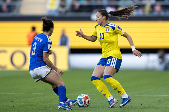 Lucia Di Guglielmo of Italy and Rosa Kafaji of Sweden