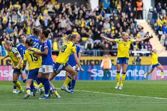 Fridolina Rolfö of Sweden celebrates
