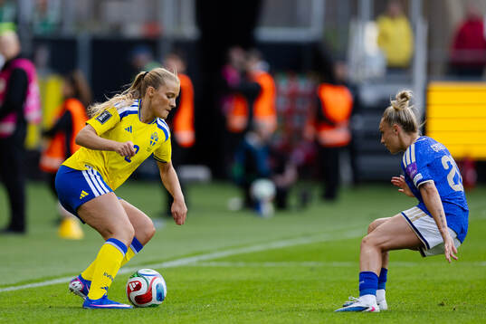 Smilla Holmberg of Sweden and Giada Greggi