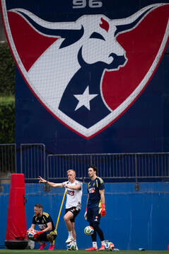 Goalkeeper Viktor Johansson, goalkeeper coach Linus