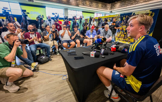 Bläddra bland fler bilder av Football, FIFA World Cup 2026, day -2, Sweden, Mixed Zone