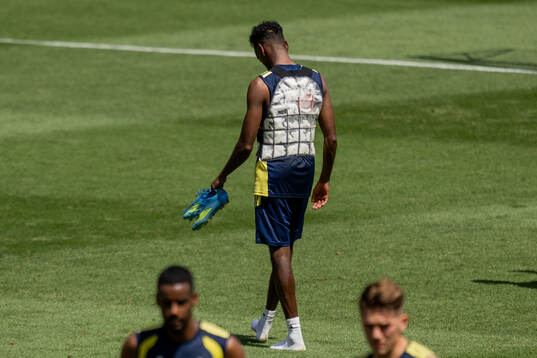Taha Ali of the Swedish national football team in a cooling