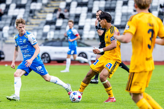 IFK Norrköpings Noel Sernelius och Oddevolds Elias Forsberg