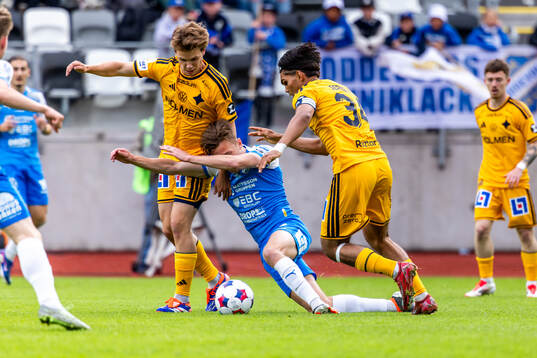 Oddevolds Elias Forsberg och IFK Norrköpings Noel Sernelius