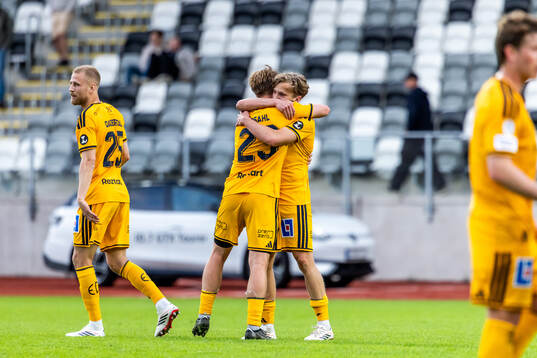 IFK Norrköpings spelare jublar