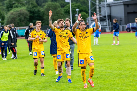 IFK Norrköpings spelare jublar