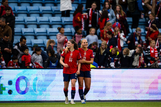 Signe Gaupset and Cathinka Tandberg of Norway