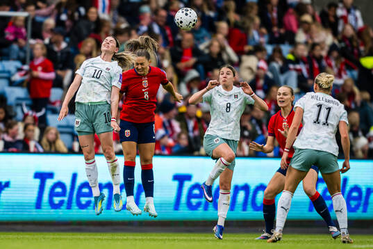 Eileen Campbell of Austria and Vilde Bøe Risa of Norway