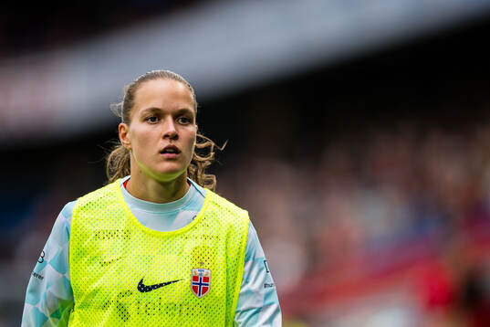 Iris Omarsdottir of Norway warms up