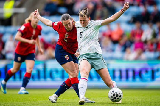 Elisabeth Terland of Norway and Claudia Wenger of Austria