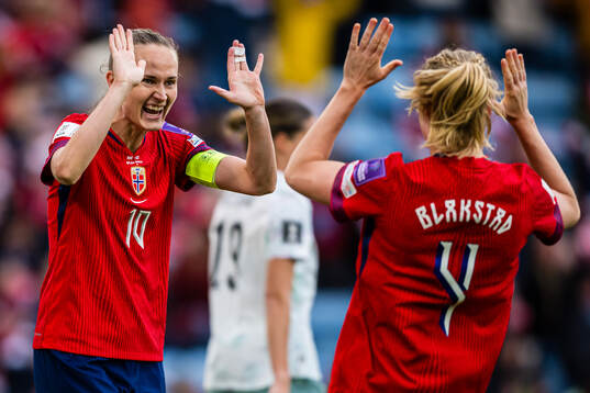 Bläddra bland fler bilder av Football, FIFA Women's World Cup Qualifier, Norway - Austria