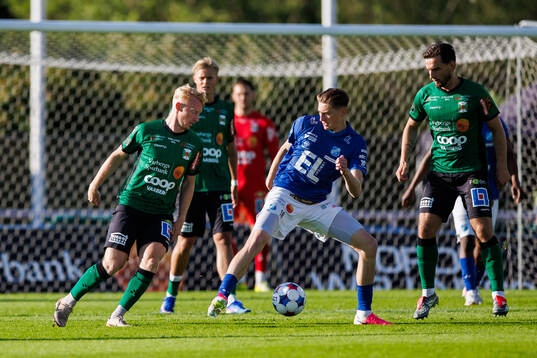 Varbergs Wilhelm Ärlig och Norrbys Jamie Bichis
