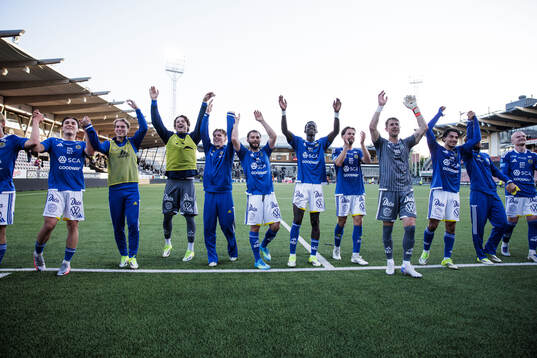 GIF Sundsvalls spelare jublar