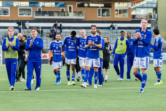 GIF Sundsvalls spelare jublar