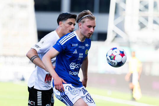 Örebros Antonio Yakoub och GIF Sundsvalls Malte Hallin