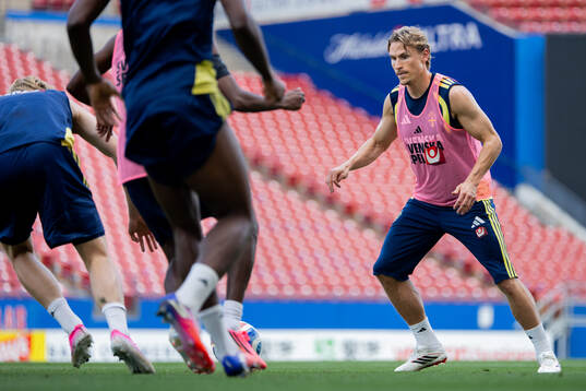 Carl Starfelt of the Swedish national football team at a