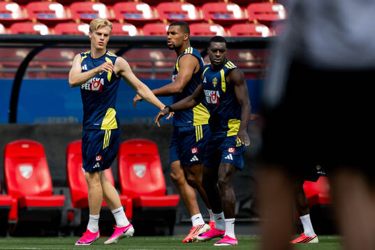 Lucas Bergvall, Isak Hien and Ken Sema of the Swedish