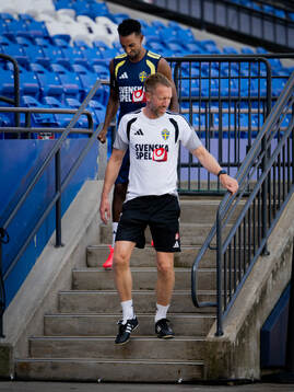 Taha Ali and head coach Graham Potter of the Swedish