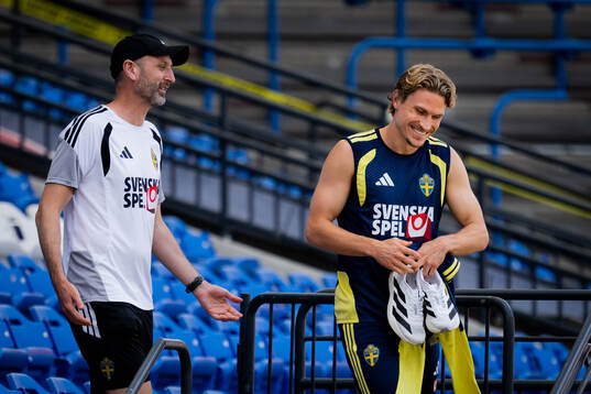 Assistant coach Andreas Georgson and Carl Starfelt of the