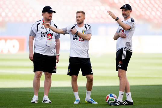 Analyst Christoffer Bernspång, assistant coach Sebastian