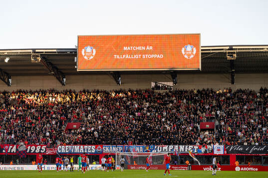 Matchen tillfälligt stoppad