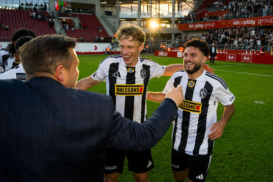 Landskronas Gustaf Bruzelius och Edi Sylisufaj jublar