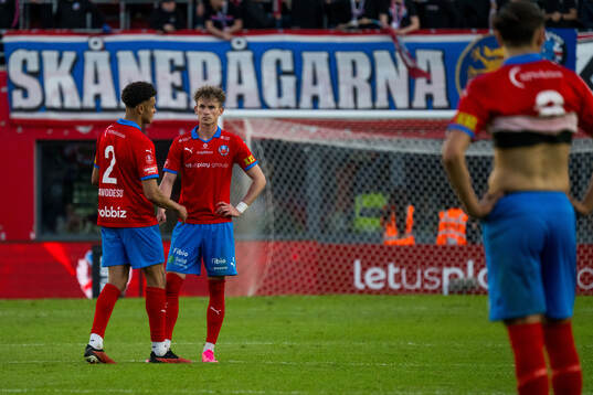Helsingborgs Obafemi Awodesu och Alexander Johansson deppar