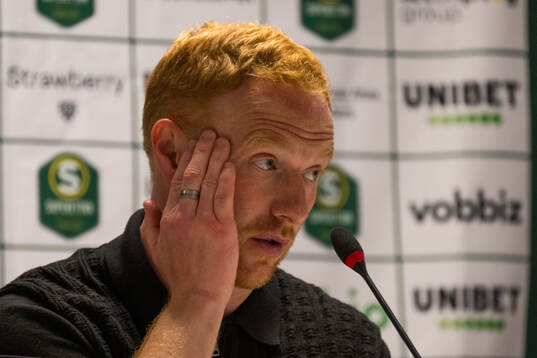 Helsingborgs manager Stevie Grieve deppar