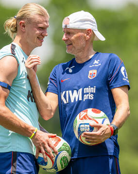 Erling Braut Haaland and head coach Ståle Solbakken of the