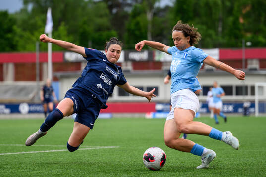 Eskilstuna United DFFs Anna Sutter och Malmö FFs Miljana