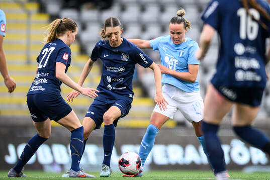 Eskilstuna United DFFs Wilma Öhman Malmö FFs Larkin