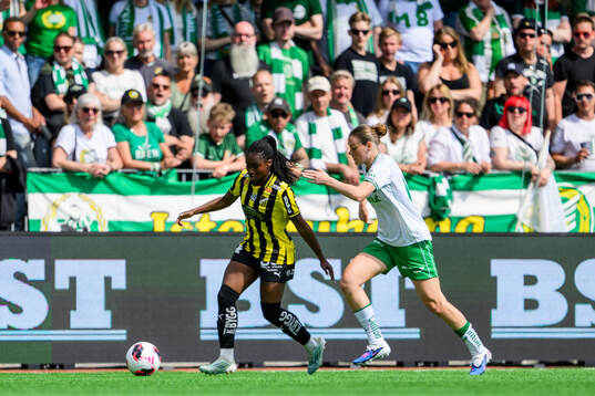 Häckens Monica Jusu Bah och Hammarbys Sofia Reidy