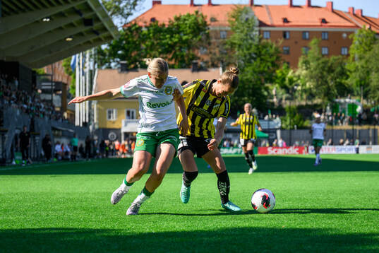 Hammarbys Mari Nyhagen och Häckens Aivi Luik