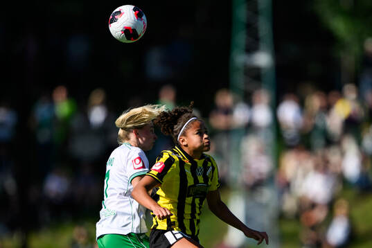 Hammarbys Emilie Joramo och Häckens Felicia Schröder
